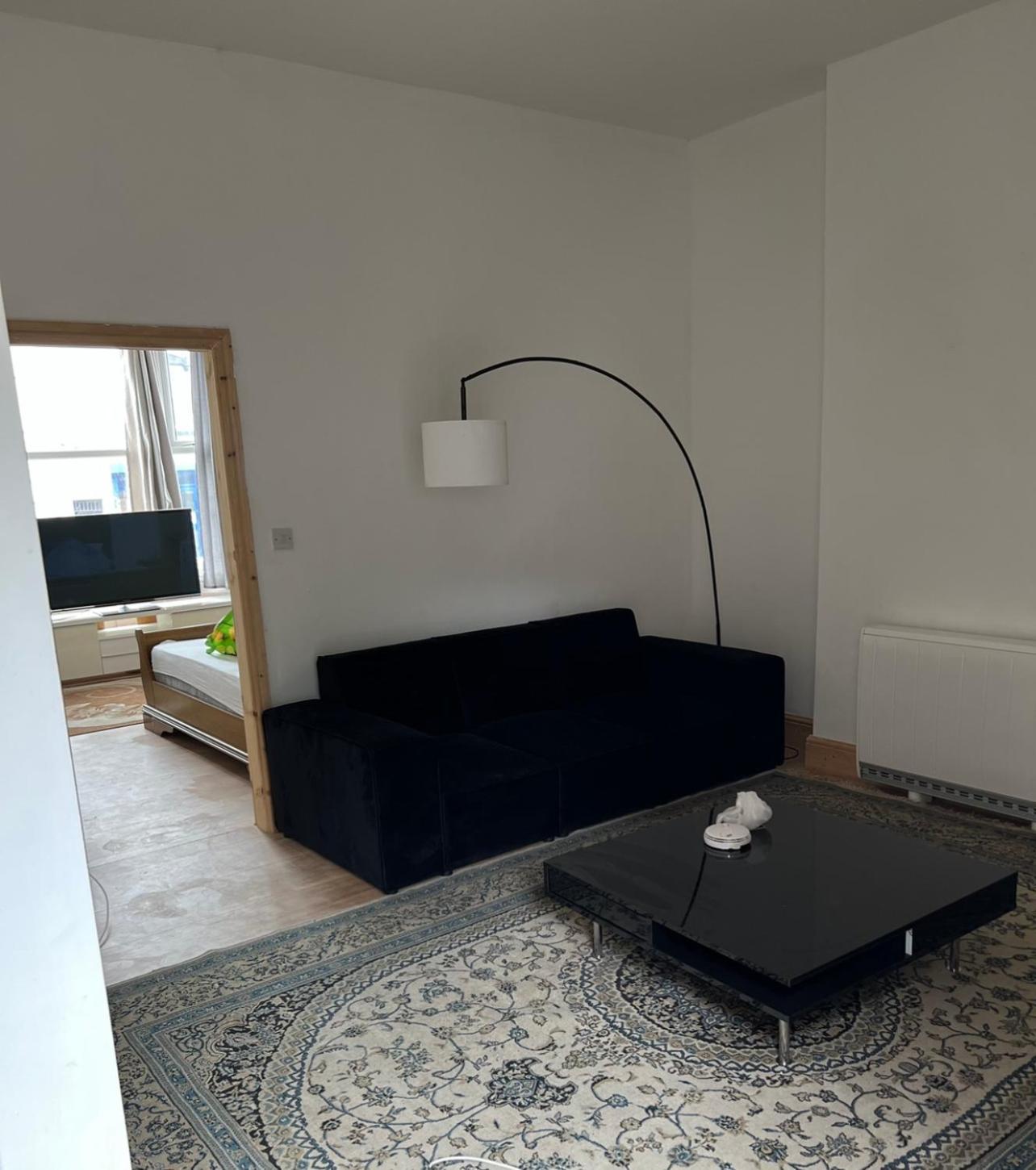 New Flat, Own Bathroom, Sitting Room & Large Bedroom - Walsall Bescot エクステリア 写真